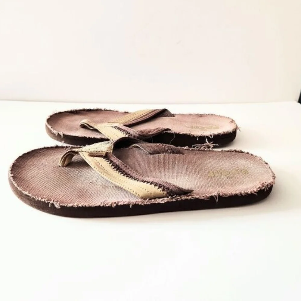 Levi's Faded Brown Distressed Canvas Flip Flops Men's Size 9